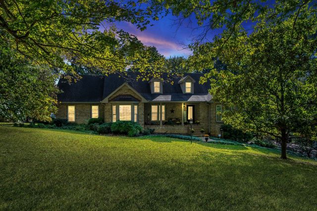 228 Druid Hills Dr, Dickson, TN 37055