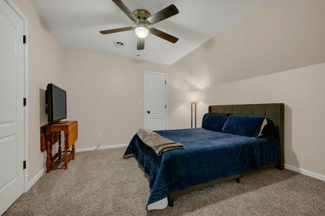 228 Druid Hills Dr, Dickson, TN 37055