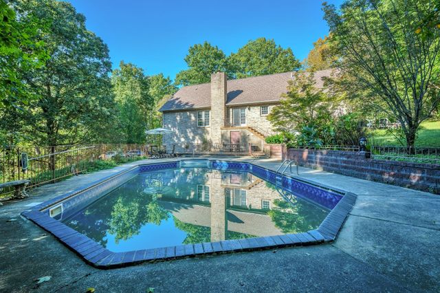 228 Druid Hills Dr, Dickson, TN 37055