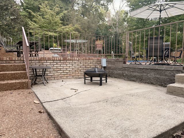 228 Druid Hills Dr, Dickson, TN 37055