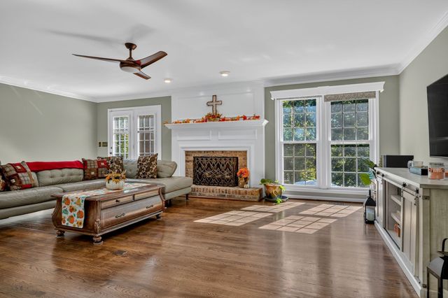 228 Druid Hills Dr, Dickson, TN 37055