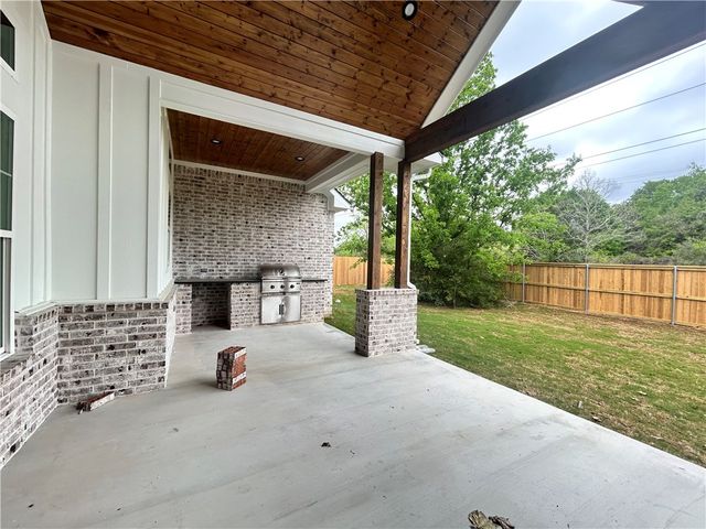 2032 Pebble Bend Drive, College Station, TX 77845