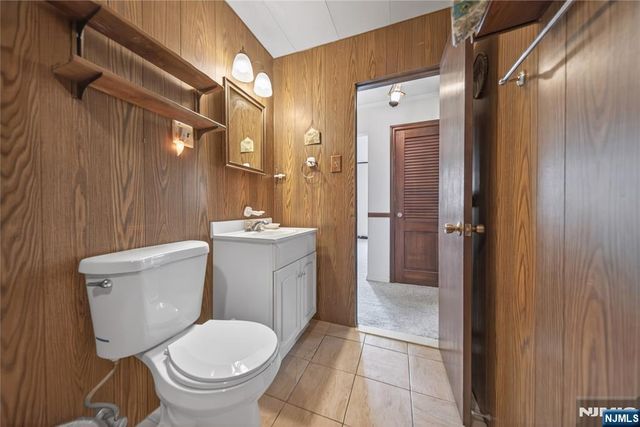 180 Oxford Avenue, Saddle Brook, NJ 07663