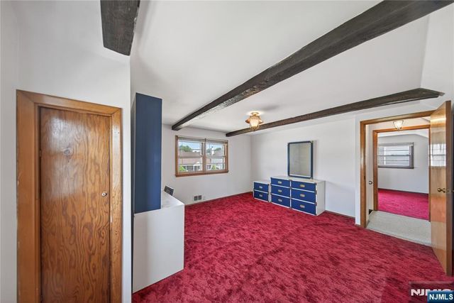 180 Oxford Avenue, Saddle Brook, NJ 07663
