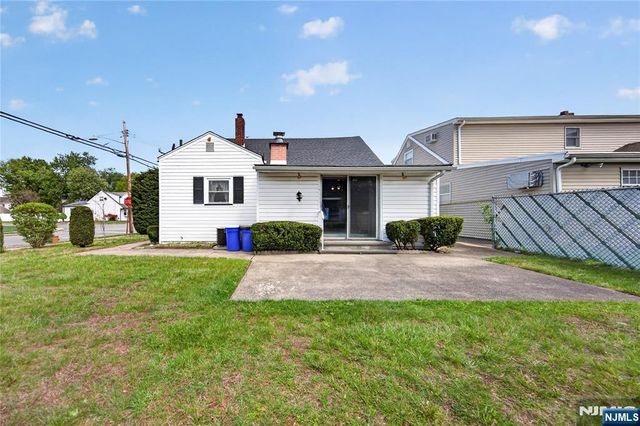 180 Oxford Avenue, Saddle Brook, NJ 07663