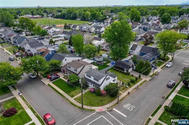180 Oxford Avenue, Saddle Brook, NJ 07663