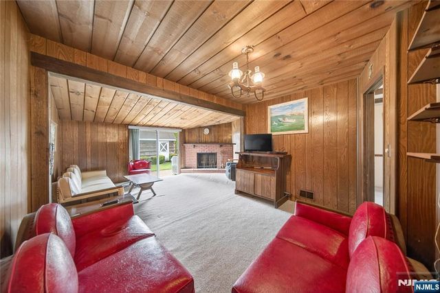 180 Oxford Avenue, Saddle Brook, NJ 07663
