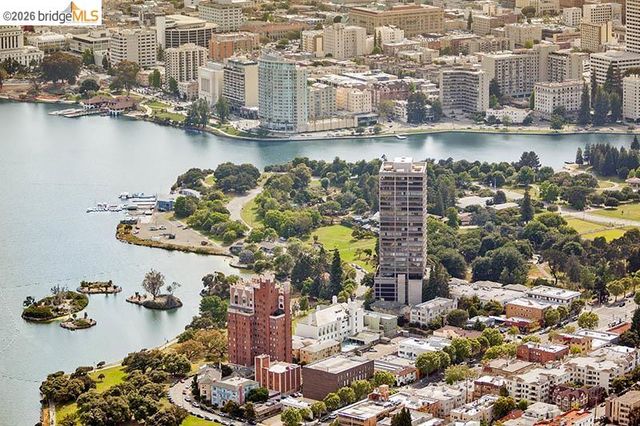 565 Bellevue Ave. 2607, Oakland, CA 94610