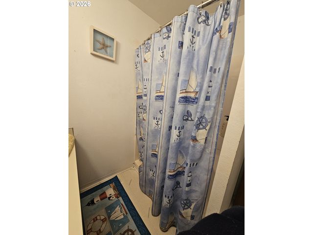 1433 Nw 17TH St, Lincoln City, OR 97367