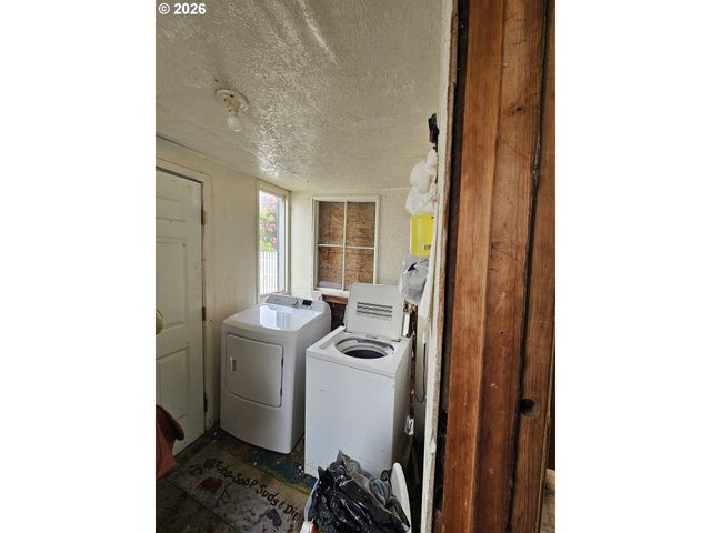 1433 Nw 17TH St, Lincoln City, OR 97367