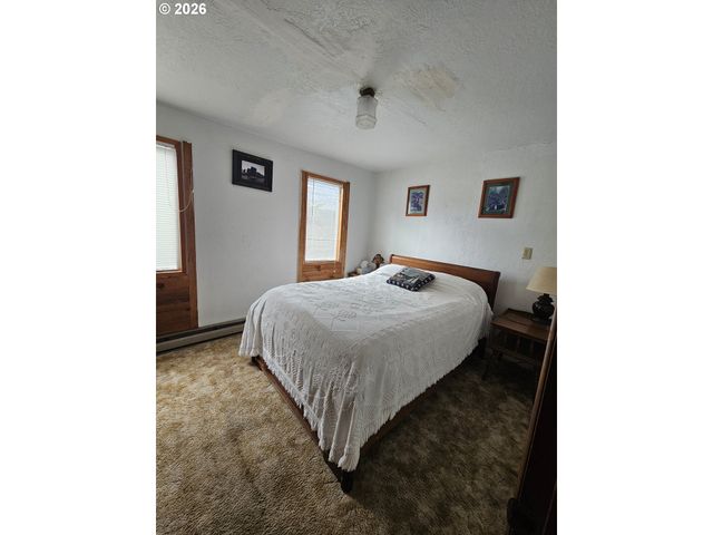 1433 Nw 17TH St, Lincoln City, OR 97367