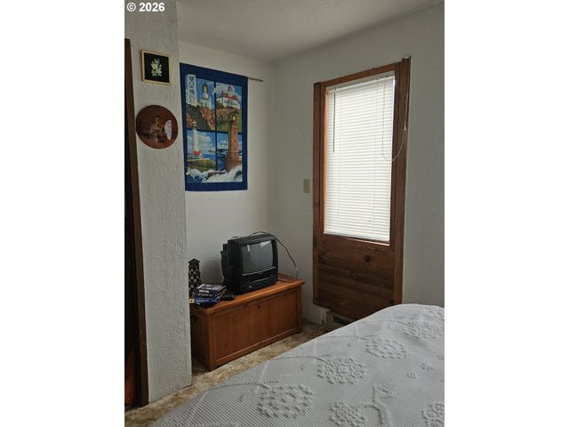1433 Nw 17TH St, Lincoln City, OR 97367