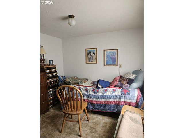 1433 Nw 17TH St, Lincoln City, OR 97367