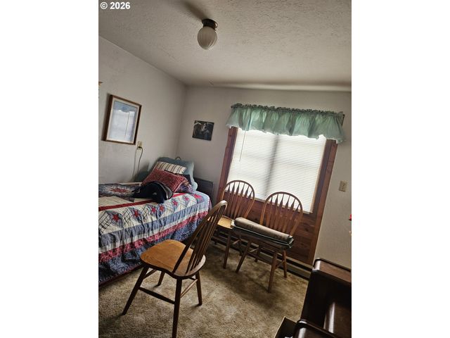 1433 Nw 17TH St, Lincoln City, OR 97367
