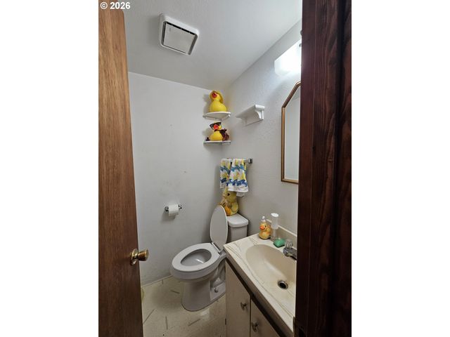 1433 Nw 17TH St, Lincoln City, OR 97367