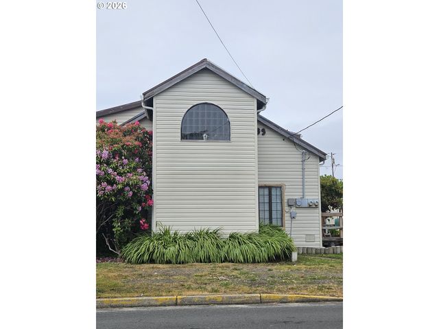 1433 Nw 17TH St, Lincoln City, OR 97367