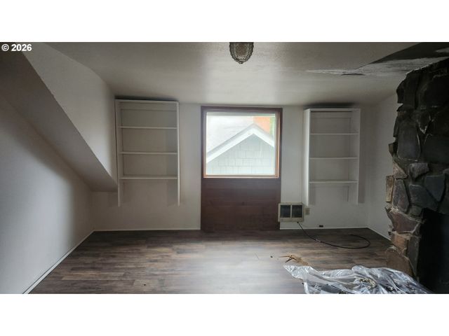 1433 Nw 17TH St, Lincoln City, OR 97367