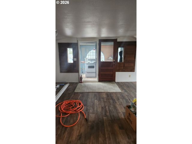 1433 Nw 17TH St, Lincoln City, OR 97367