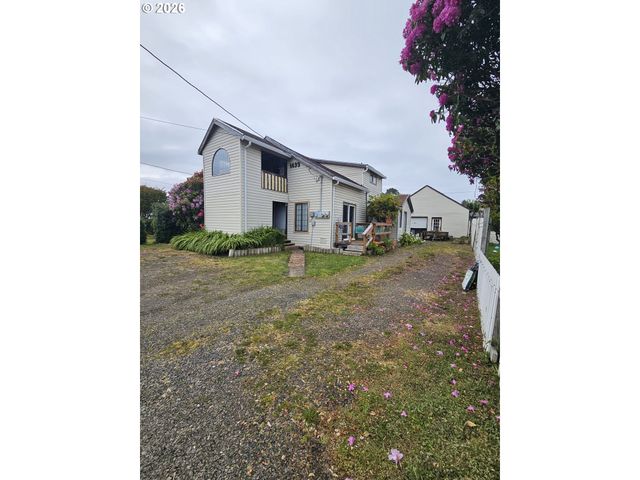 1433 Nw 17TH St, Lincoln City, OR 97367