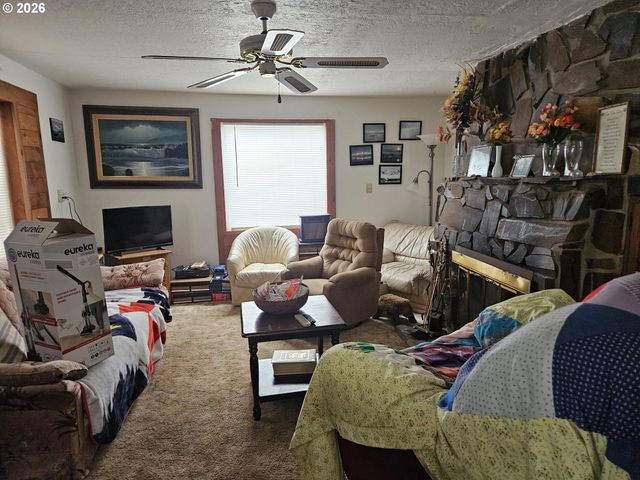 1433 Nw 17TH St, Lincoln City, OR 97367