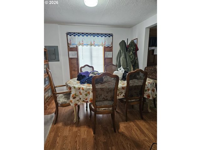 1433 Nw 17TH St, Lincoln City, OR 97367