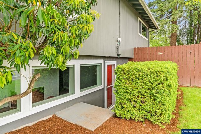 1930 NW 29th Pl, Corvallis, OR 97330
