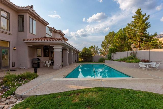1205 Marigold Drive NE, Albuquerque, NM 87122