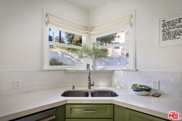 4128 Aguilar Way, Los Angeles, CA 90065