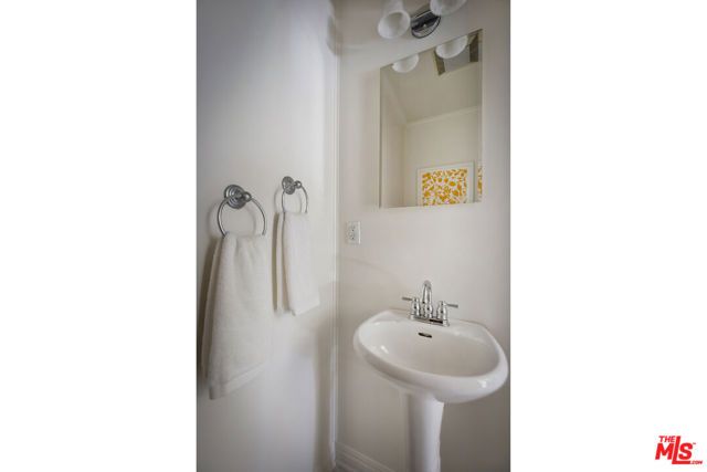 4128 Aguilar Way, Los Angeles, CA 90065