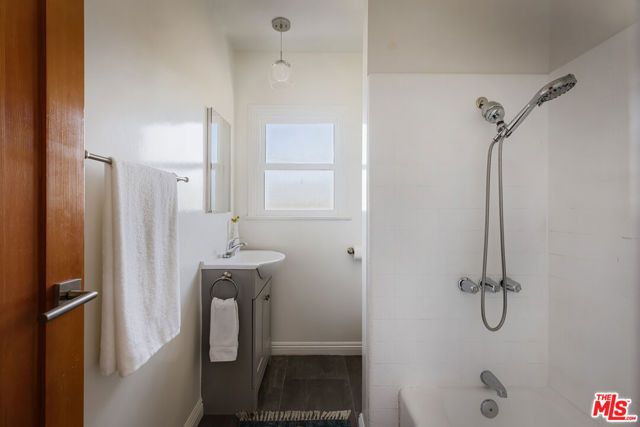 4128 Aguilar Way, Los Angeles, CA 90065