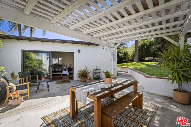 4128 Aguilar Way, Los Angeles, CA 90065