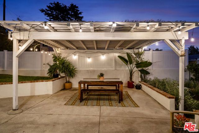 4128 Aguilar Way, Los Angeles, CA 90065