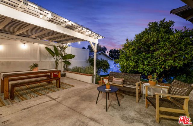 4128 Aguilar Way, Los Angeles, CA 90065
