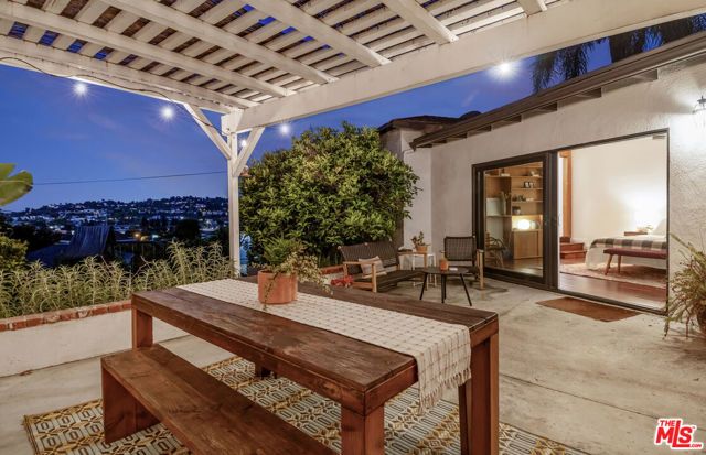 4128 Aguilar Way, Los Angeles, CA 90065