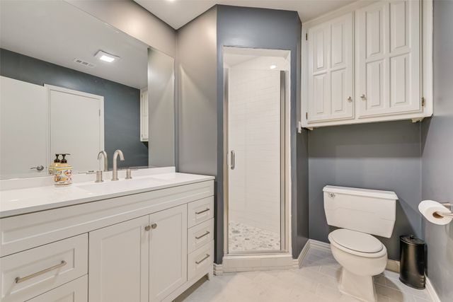 805 Crowley Road, Arlington, TX 76012