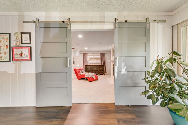 805 Crowley Road, Arlington, TX 76012