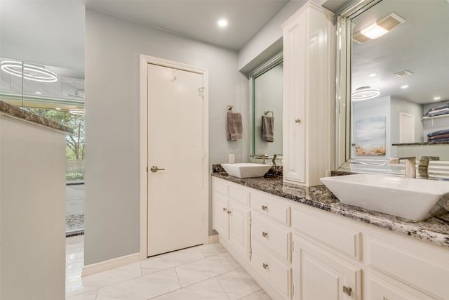 805 Crowley Road, Arlington, TX 76012