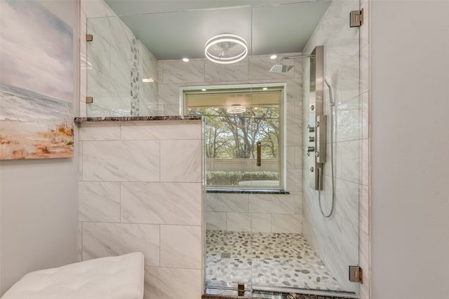 805 Crowley Road, Arlington, TX 76012