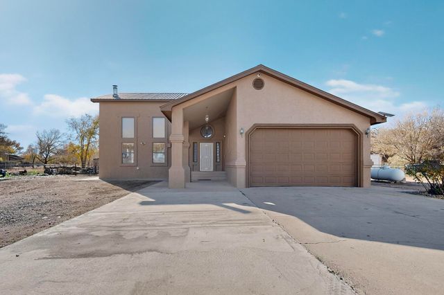 76 Edeal Road SE, Los Lunas, NM 87031