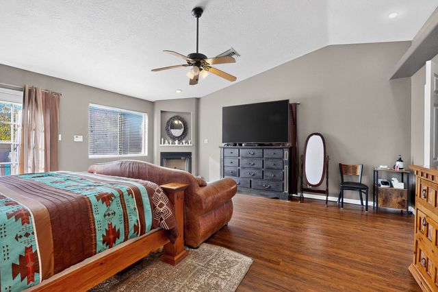 76 Edeal Road SE, Los Lunas, NM 87031