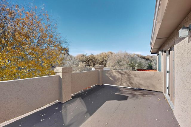 76 Edeal Road SE, Los Lunas, NM 87031