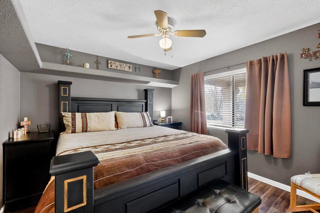 76 Edeal Road SE, Los Lunas, NM 87031