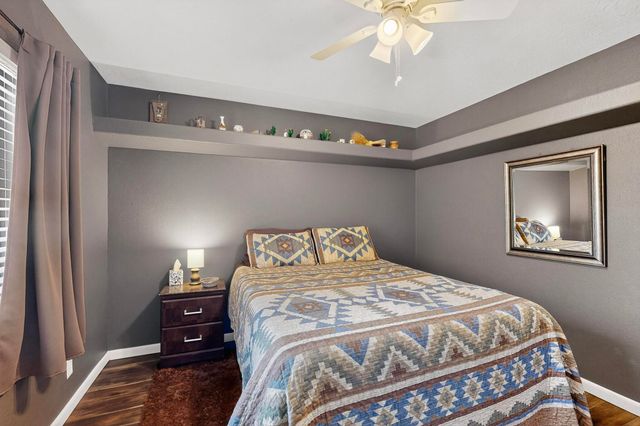 76 Edeal Road SE, Los Lunas, NM 87031