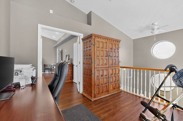 76 Edeal Road SE, Los Lunas, NM 87031