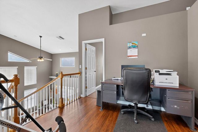 76 Edeal Road SE, Los Lunas, NM 87031