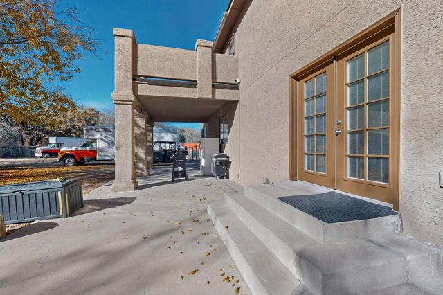 76 Edeal Road SE, Los Lunas, NM 87031