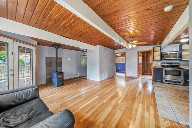 810 S Lake Roesiger Road, Snohomish, WA 98290