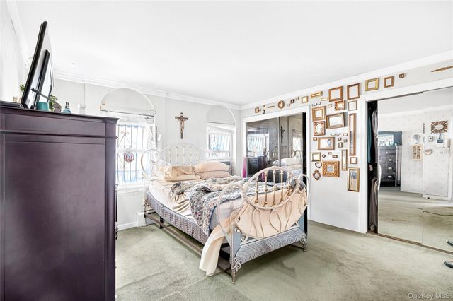 376 Bronx Park Avenue, Bronx, NY 10460