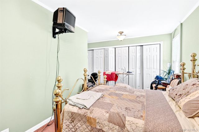 376 Bronx Park Avenue, Bronx, NY 10460