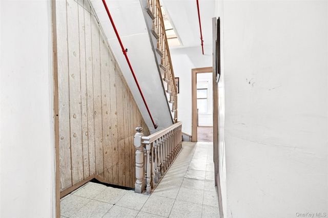 376 Bronx Park Avenue, Bronx, NY 10460